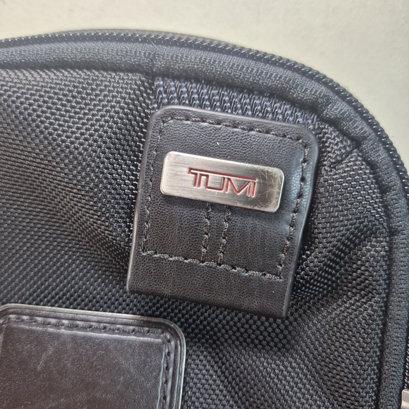 Tumi Black Men's Belt Bag - Picture 8 of 10